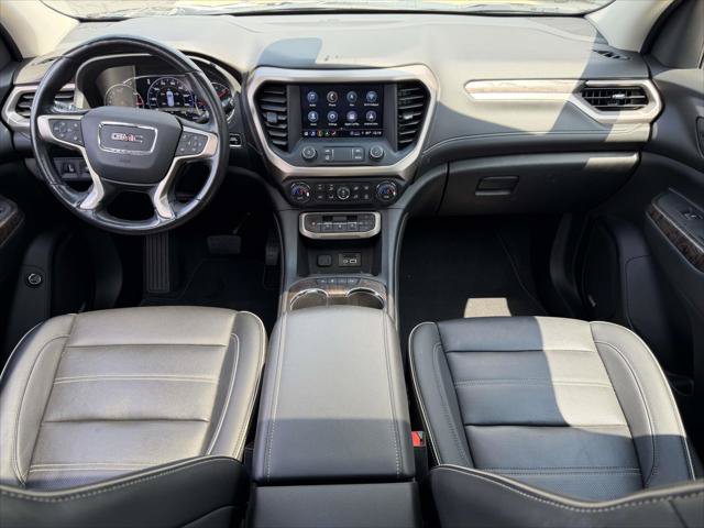 Used 2022 GMC Acadia Denali w/ Denali Technology Package AWD/4WD image 16