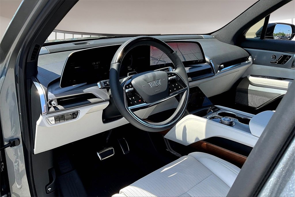 New 2026 Cadillac Vistiq Luxury w/ LPO, Floor Liner Package image 6