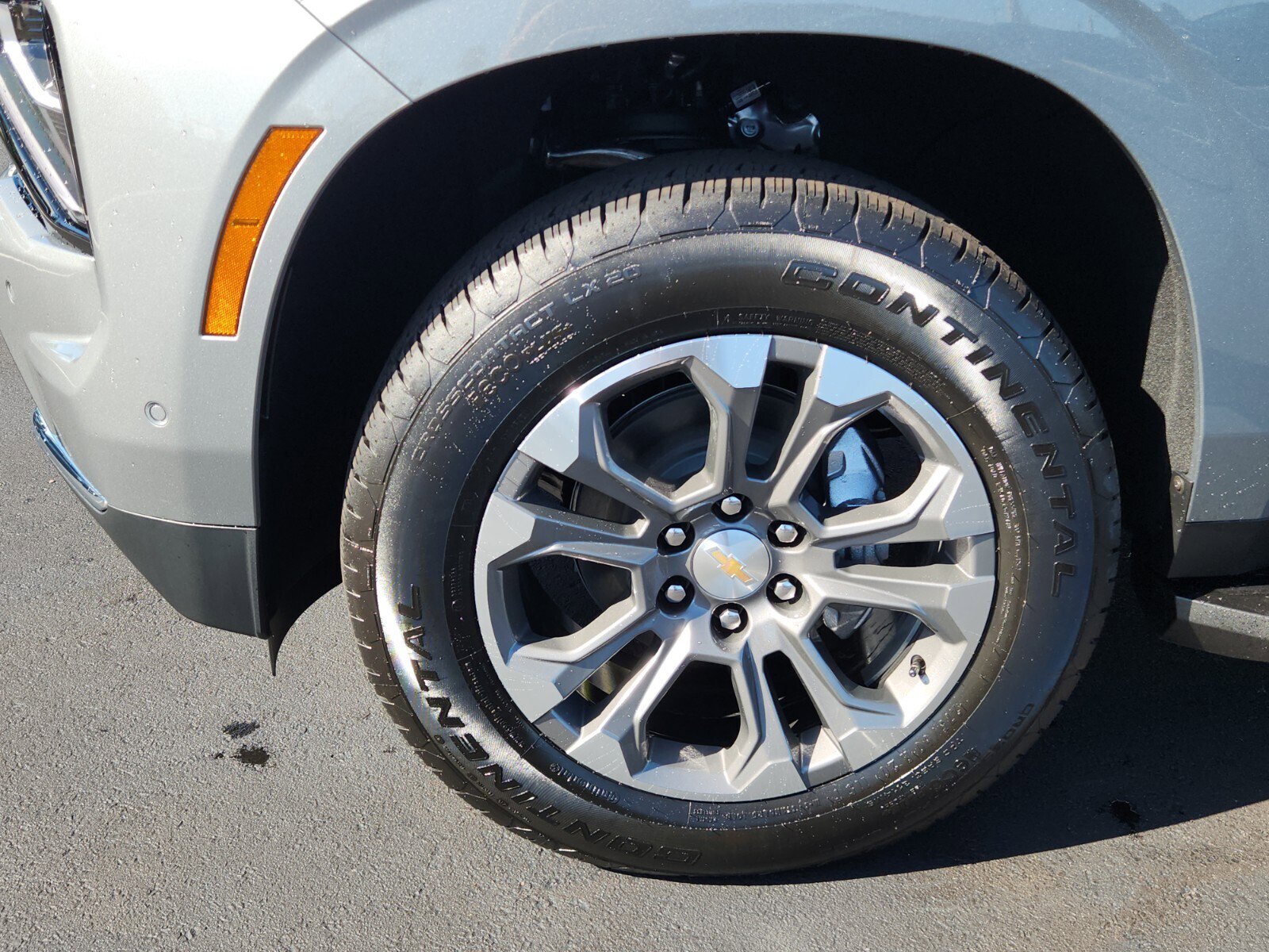 New 2026 Chevrolet Tahoe LS image 4