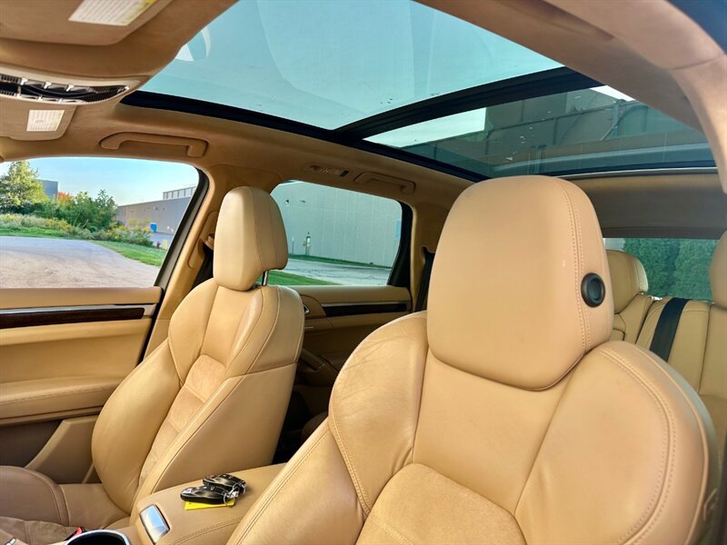 Used 2014 Porsche Cayenne GTS image 16