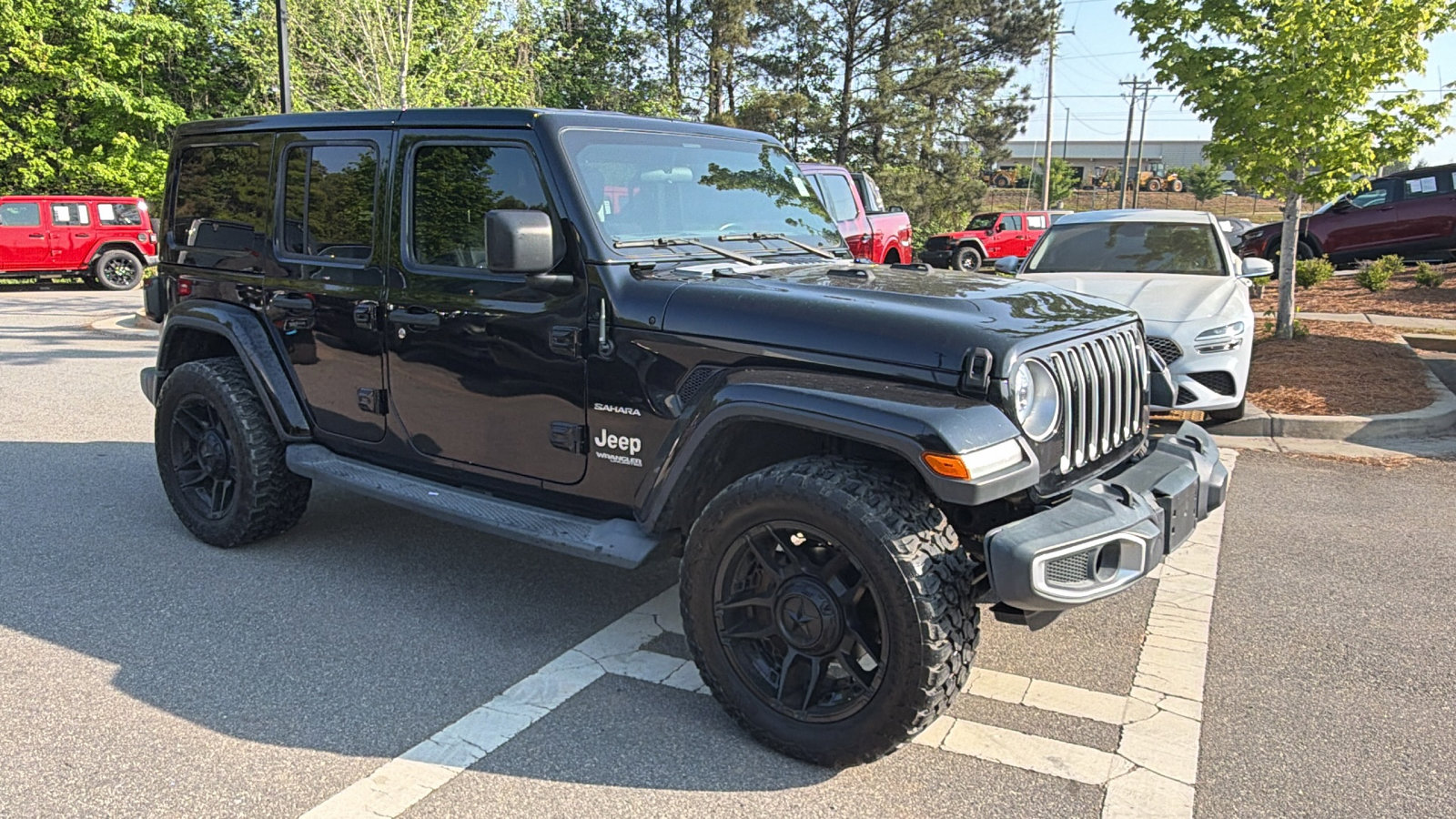 Used 2018 Jeep Wrangler Unlimited Sahara w/ Dual Top Group AWD/4WD image 5