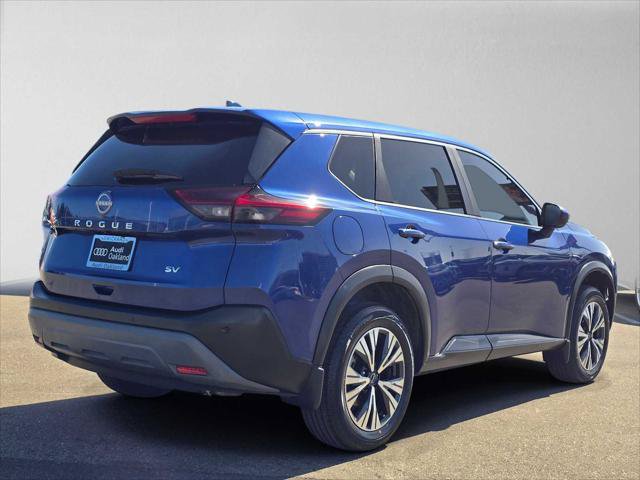 Used 2023 Nissan Rogue SV FWD image 3