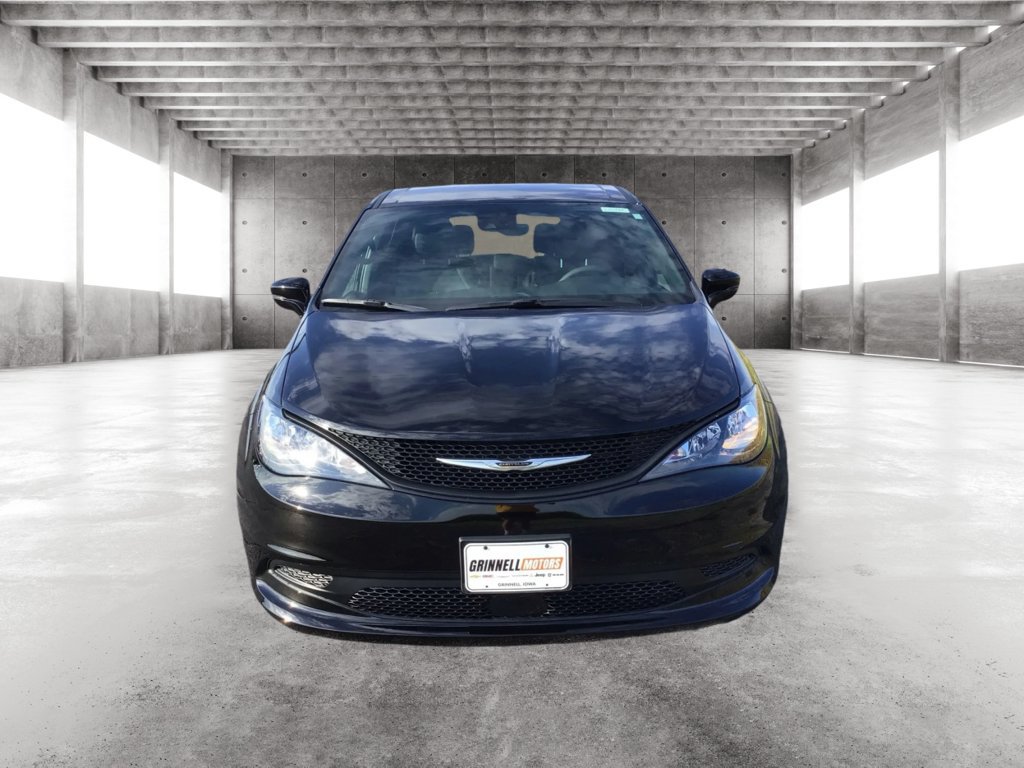 New 2027 Chrysler Pacifica LX FWD image 2