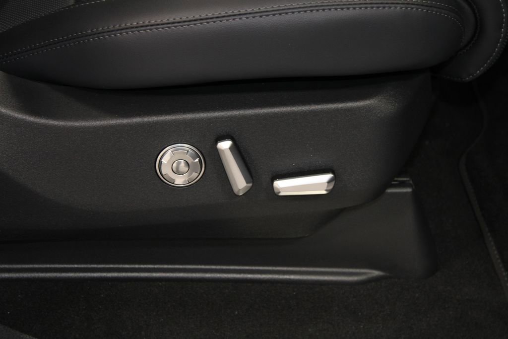 New 2025 Lincoln Navigator Reserve w/ Jet Appearance Package image 30