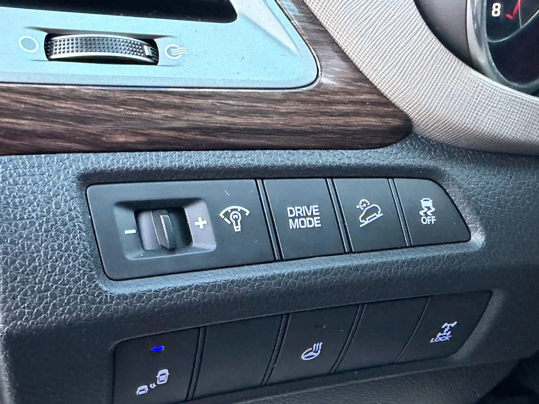 Used 2017 Hyundai Santa Fe Sport image 35