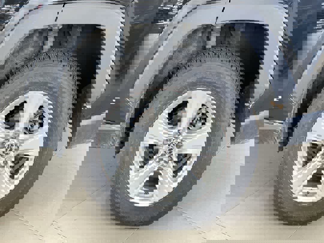 Used 2021 Toyota RAV4 XLE w/ Convenience Package image 13