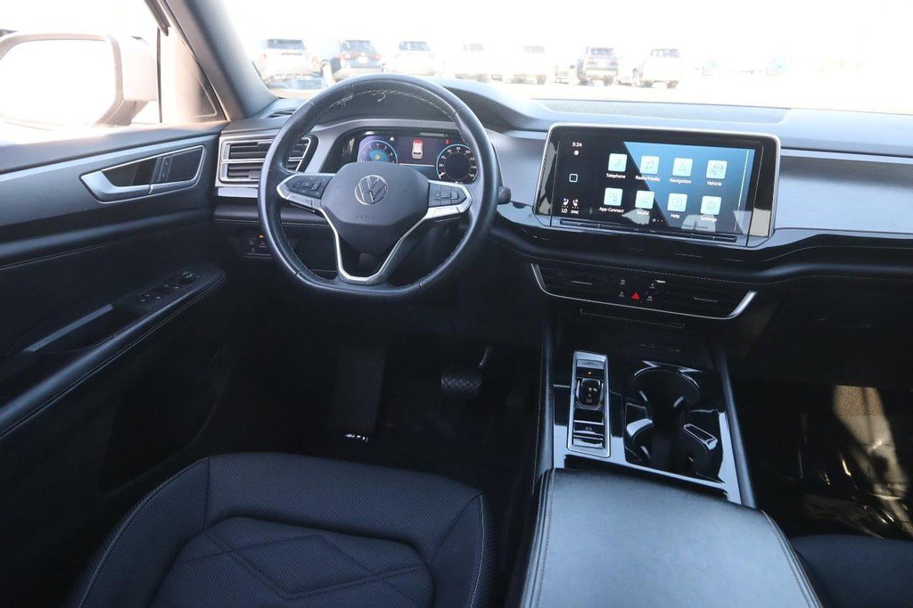 Used 2024 Volkswagen Atlas Cross Sport SE image 21