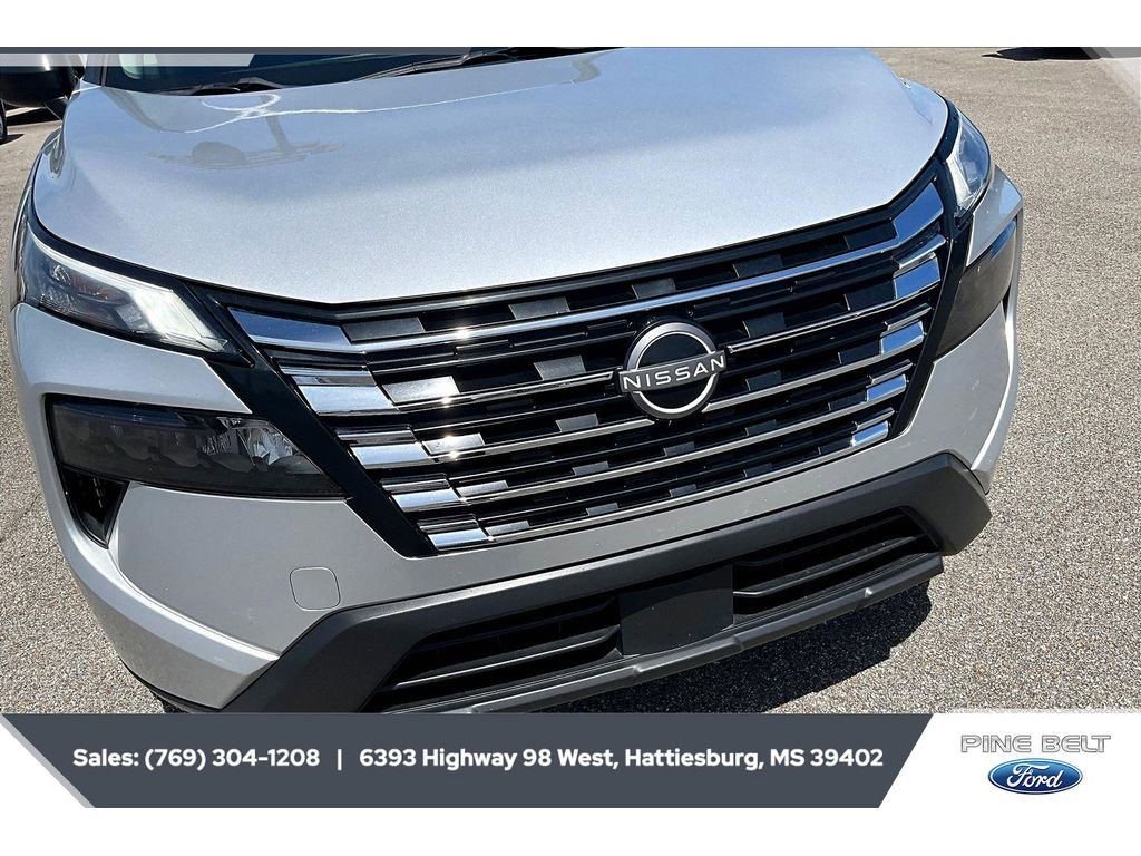 Used 2024 Nissan Rogue S image 22