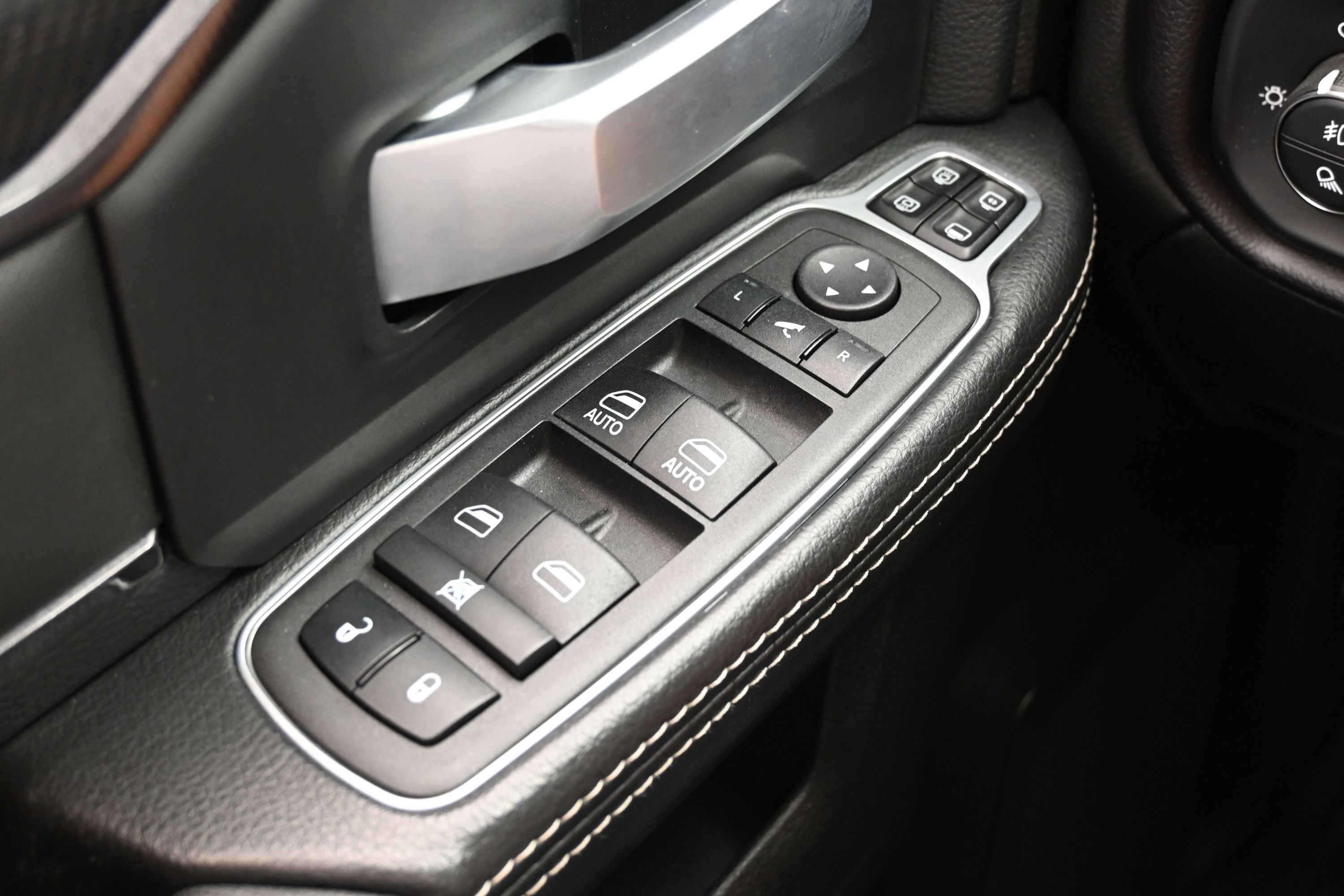 Used 2024 RAM 2500 Rebel AWD/4WD image 25