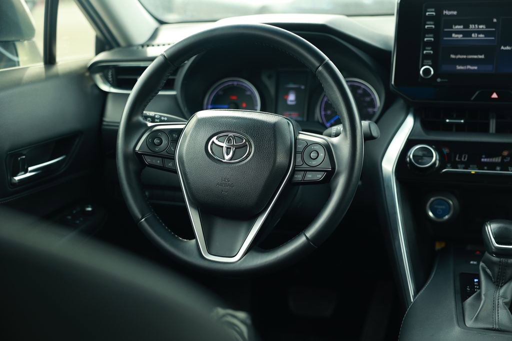 Used 2021 Toyota Venza LE w/ Carpet Mat Package (TMS) image 25