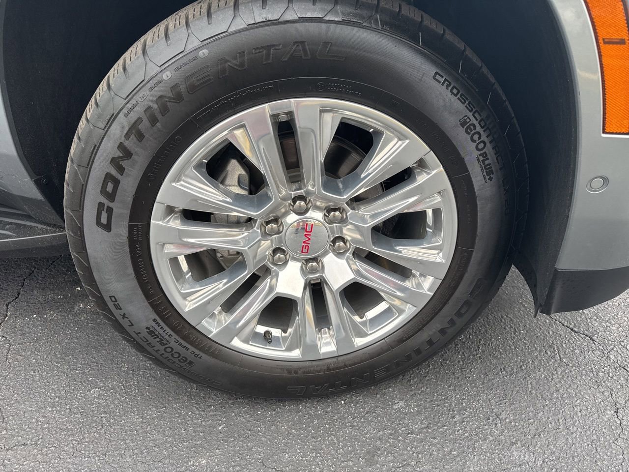 Used 2025 GMC Yukon XL Denali image 10