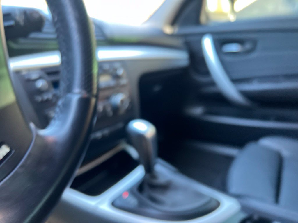 Used 2010 BMW 135i Convertible RWD image 15