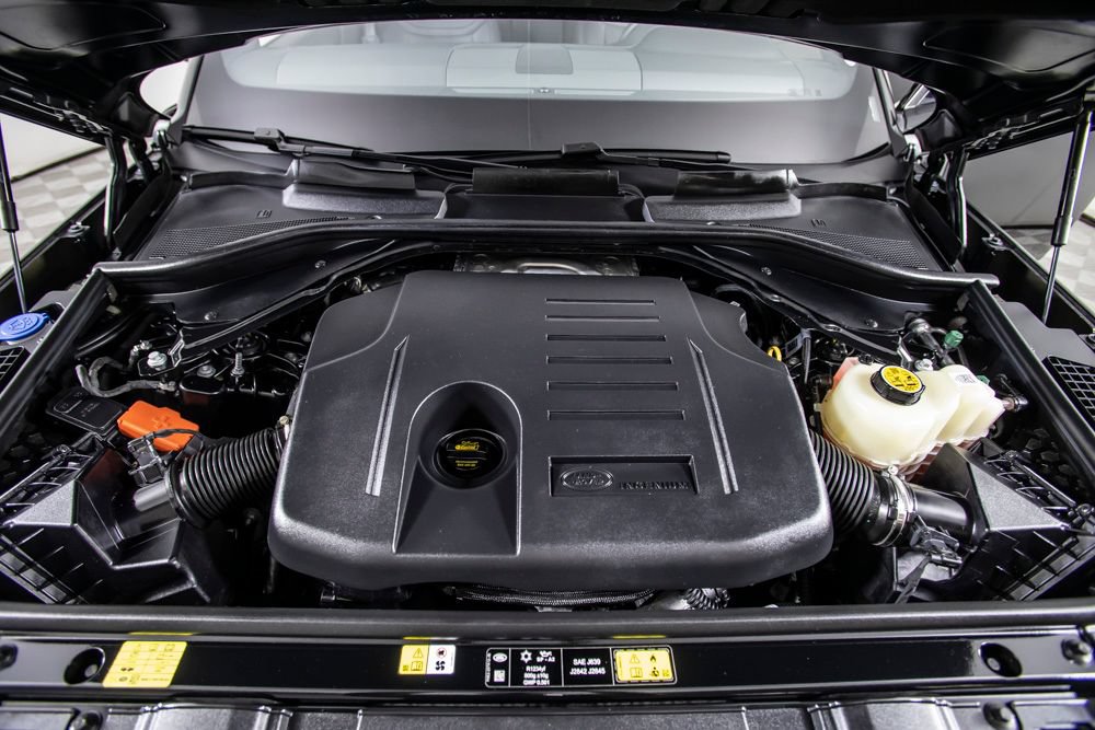 Used 2025 Land Rover Range Rover SE AWD/4WD image 44