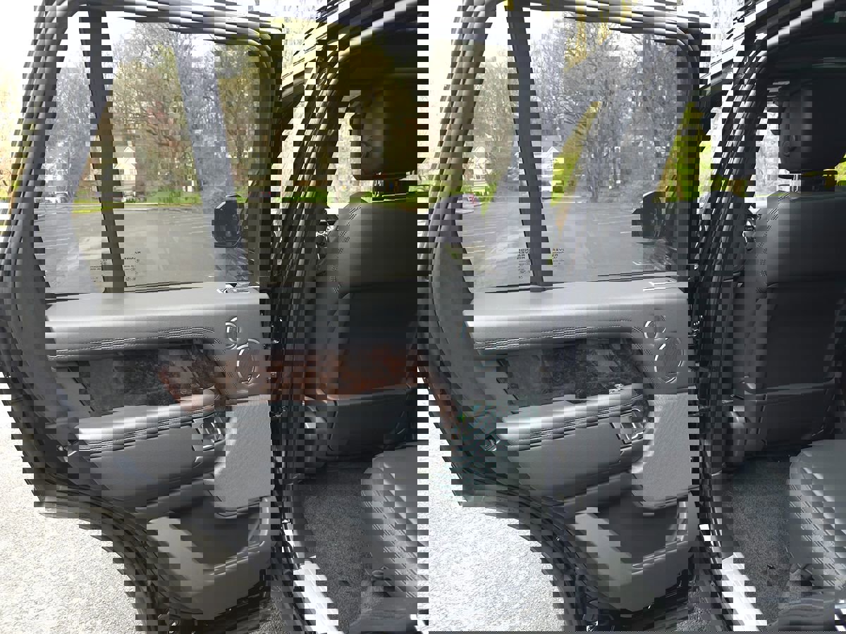 Used 2020 Land Rover Range Rover image 26