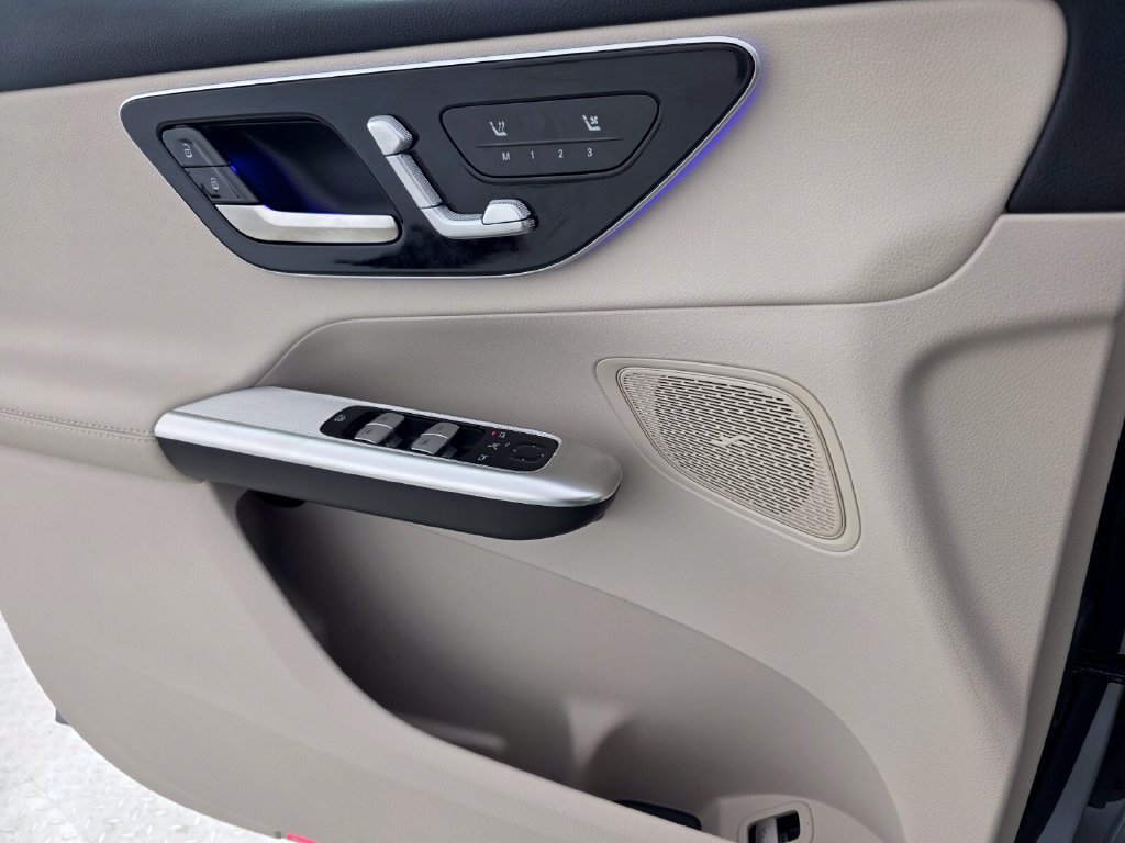 Certified 2026 Mercedes-Benz GLC 300 image 22