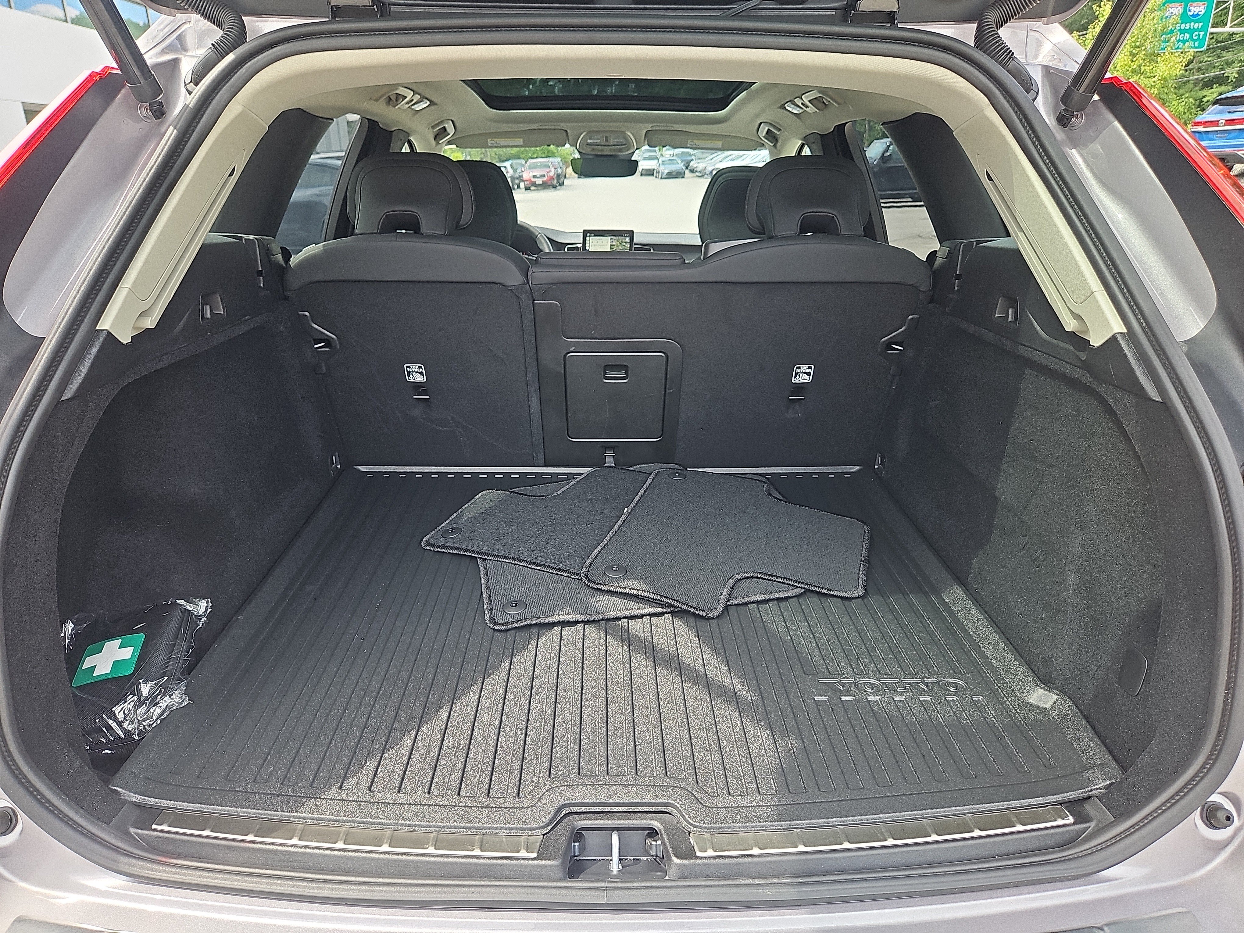 Used 2026 Volvo XC60 B5 Plus w/ Protection Package Premier AWD/4WD image 34