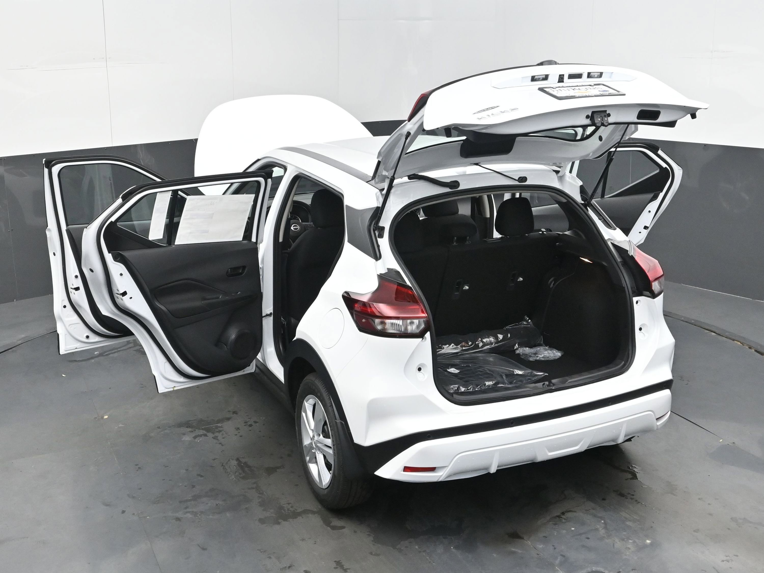 Certified 2025 Nissan Kicks Play S image 43