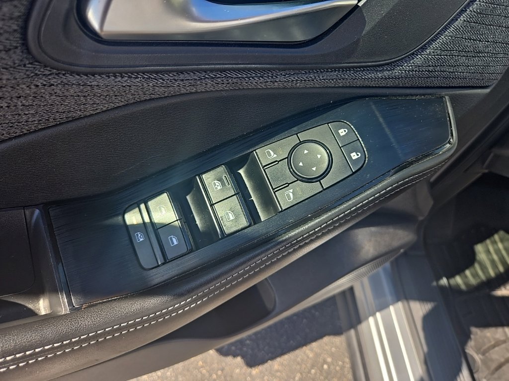 Used 2022 Nissan Rogue SV AWD/4WD image 10