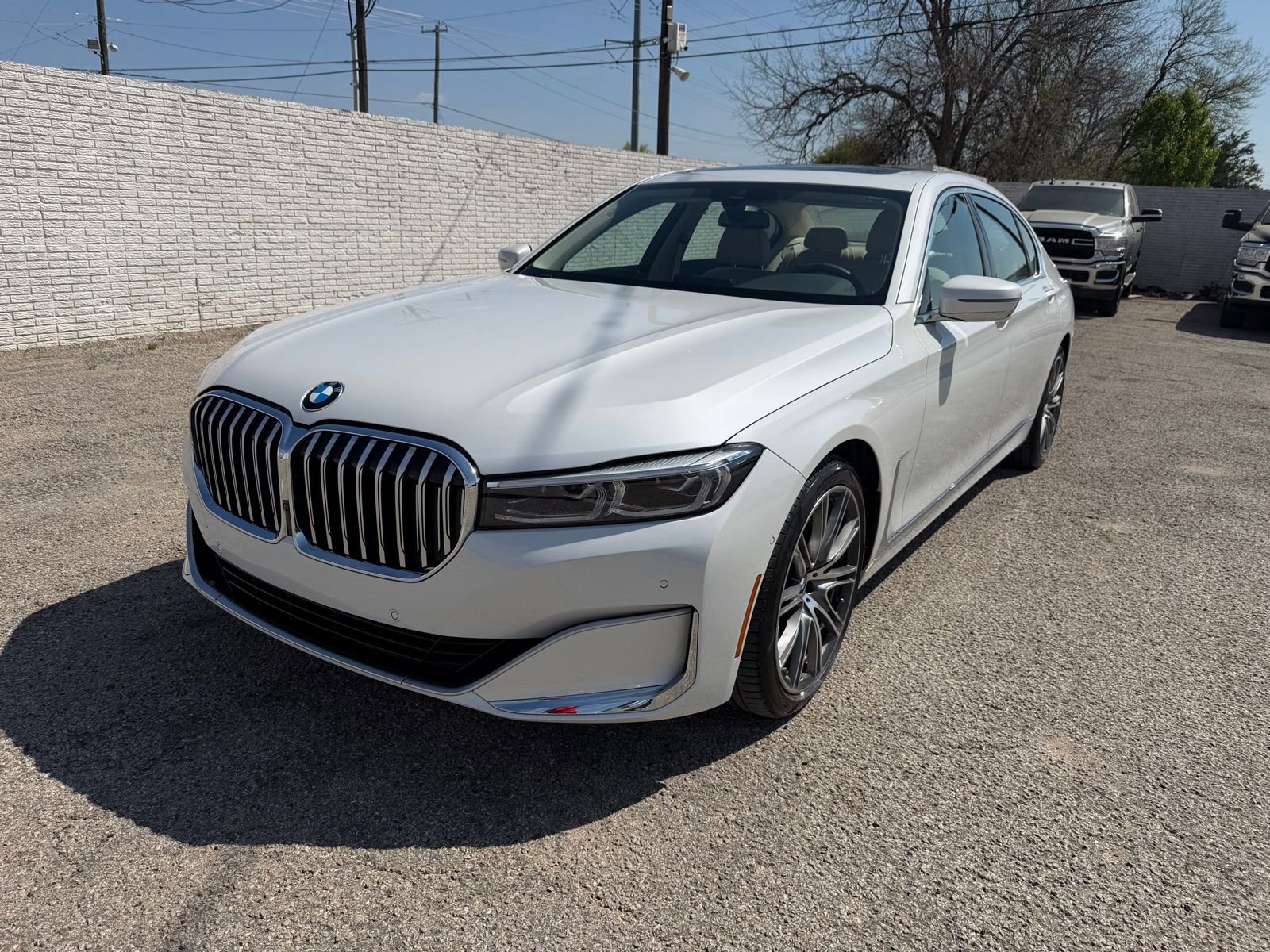 Used 2021 BMW 740i RWD image 1