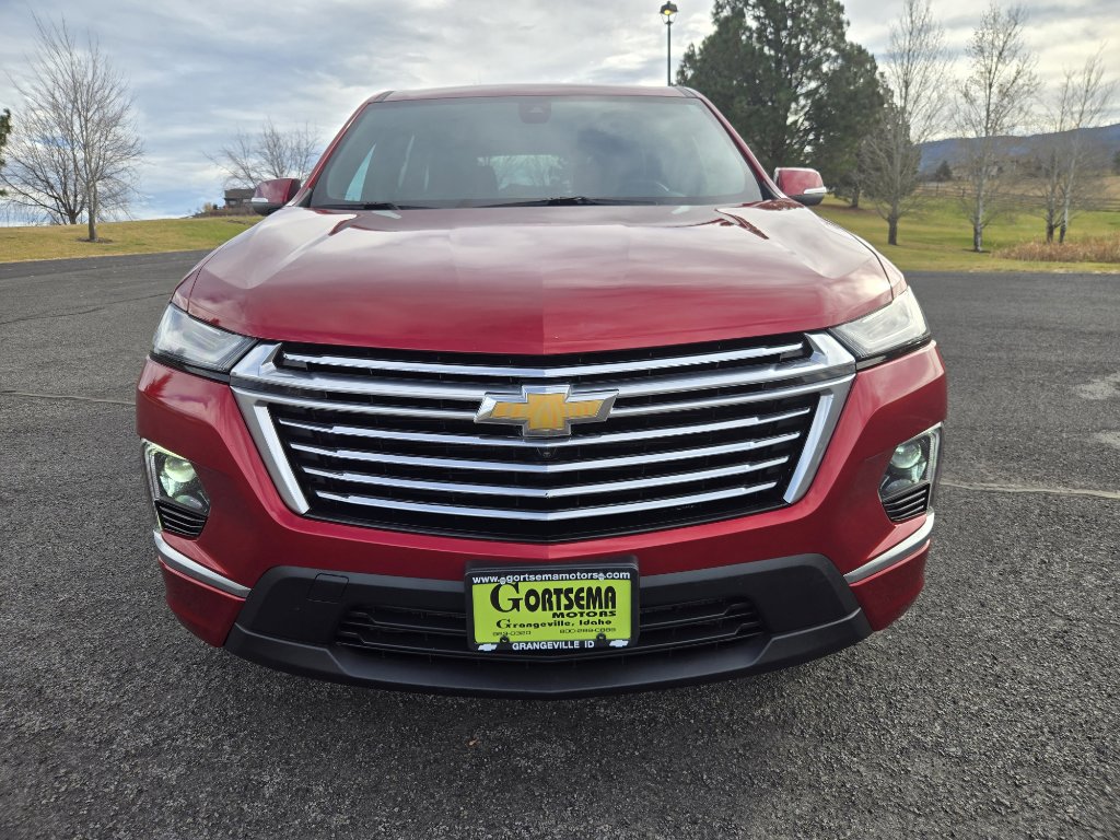 Used 2023 Chevrolet Traverse Premier image 2