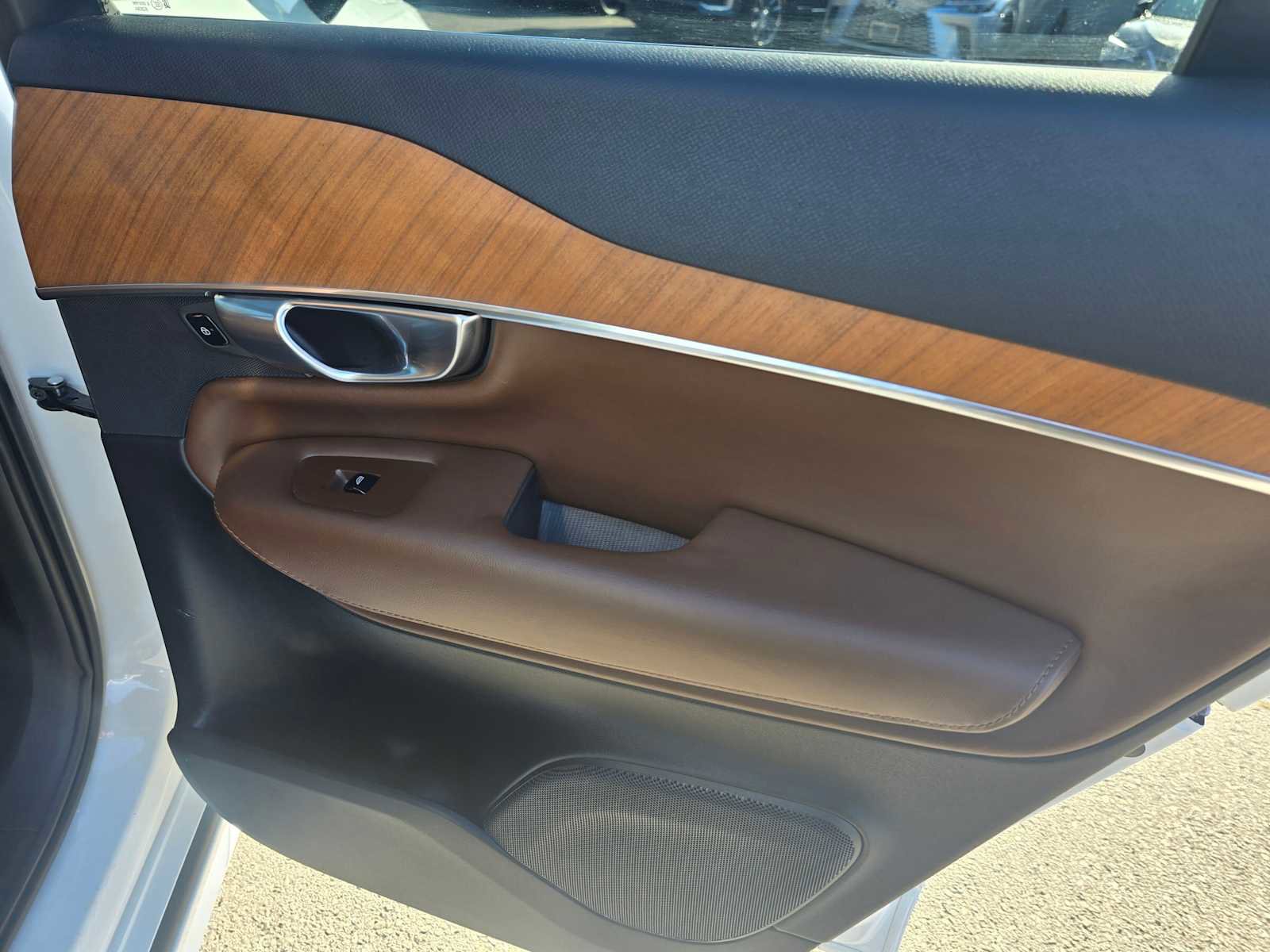 Used 2023 Volvo XC90 T8 Core w/ Climate Package image 13