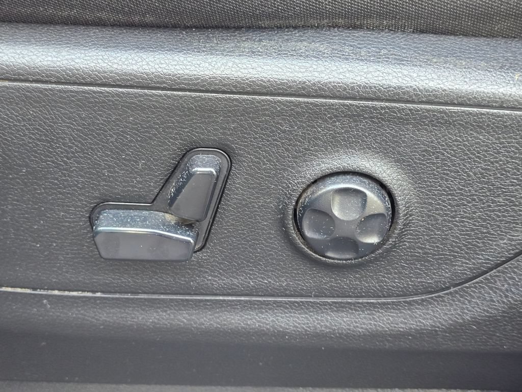 Used 2020 RAM 1500 Big Horn AWD/4WD image 25