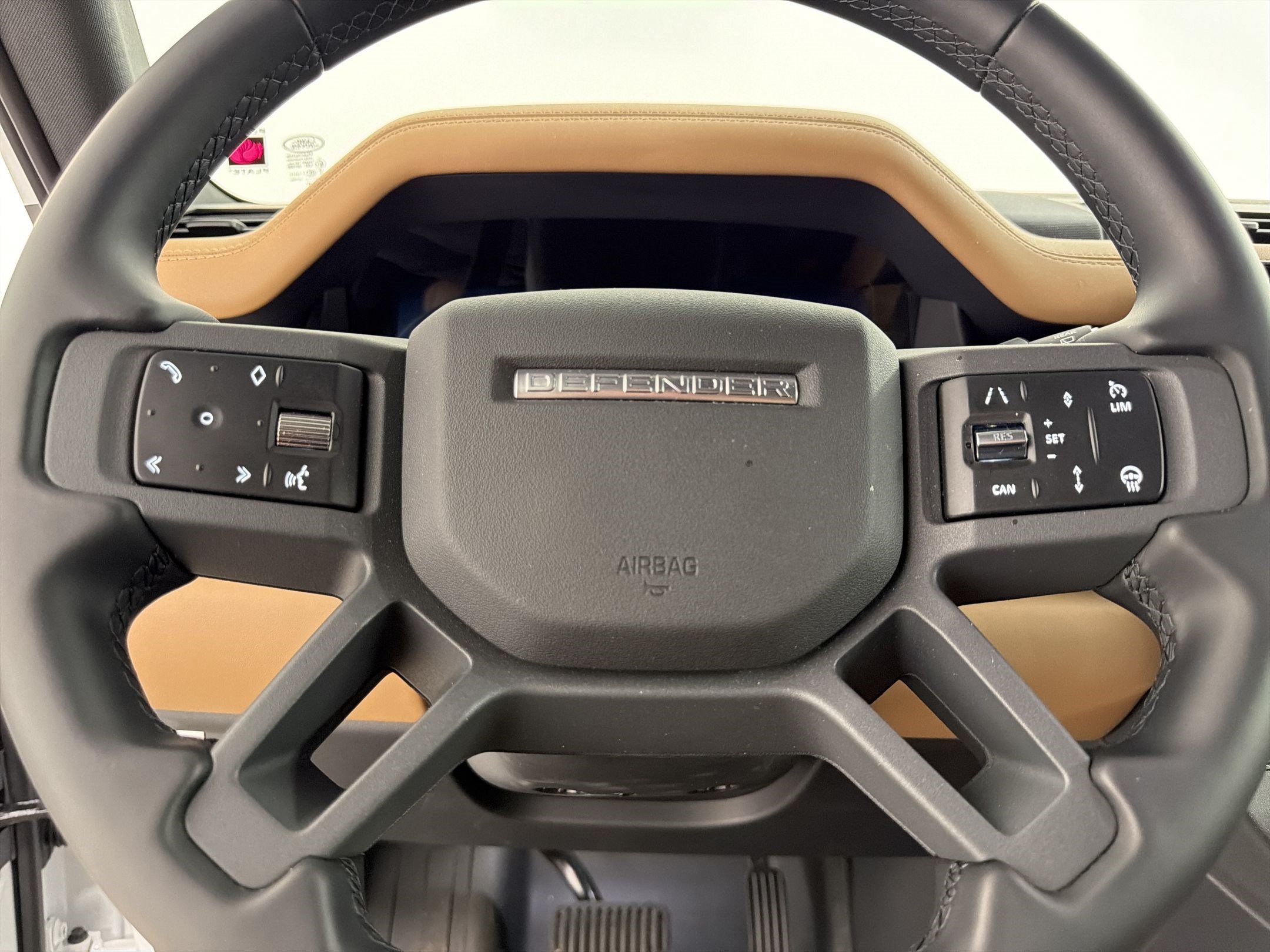New 2026 Land Rover Defender 110 X-Dynamic SE AWD/4WD image 16
