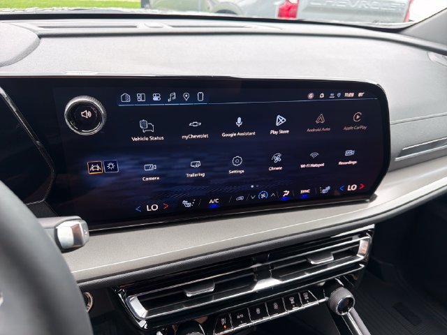 New 2027 Chevrolet Traverse LT w/ Driver Confidence Package FWD image 26