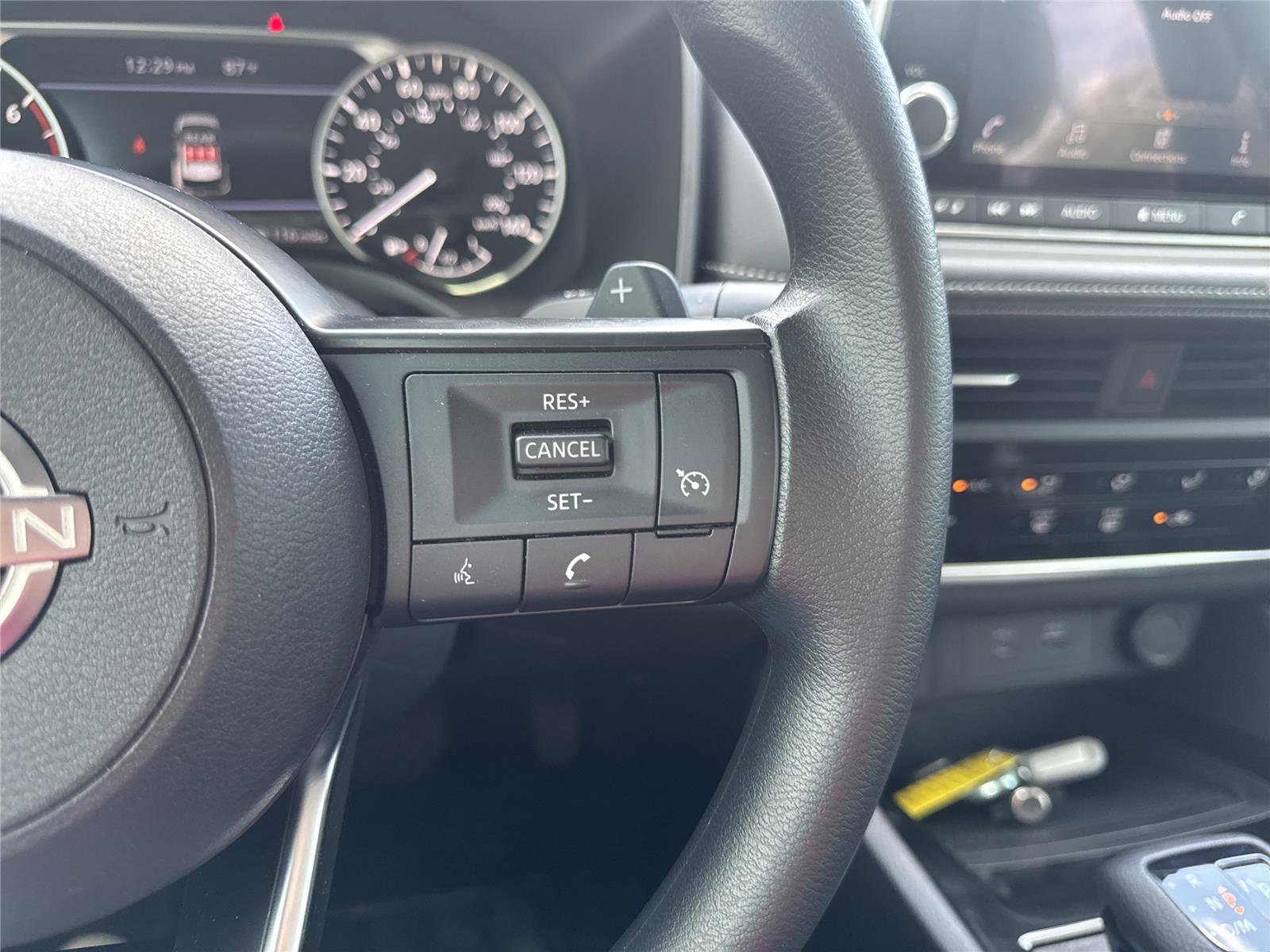 Used 2023 Nissan Rogue S image 29