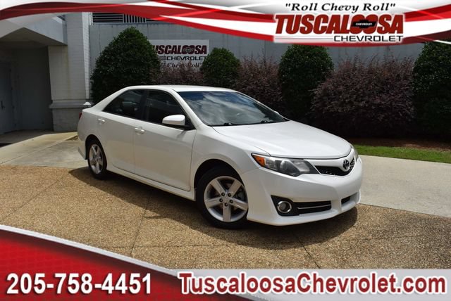 Used 2014 Toyota Camry SE FWD image 1
