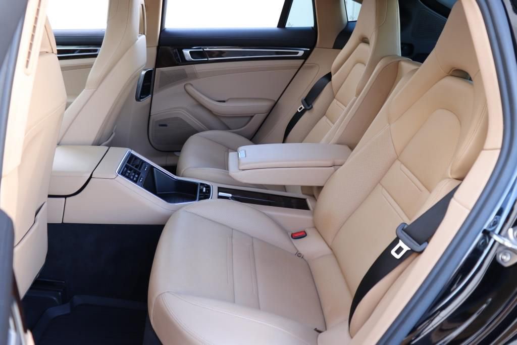 Used 2018 Porsche Panamera 4 image 17