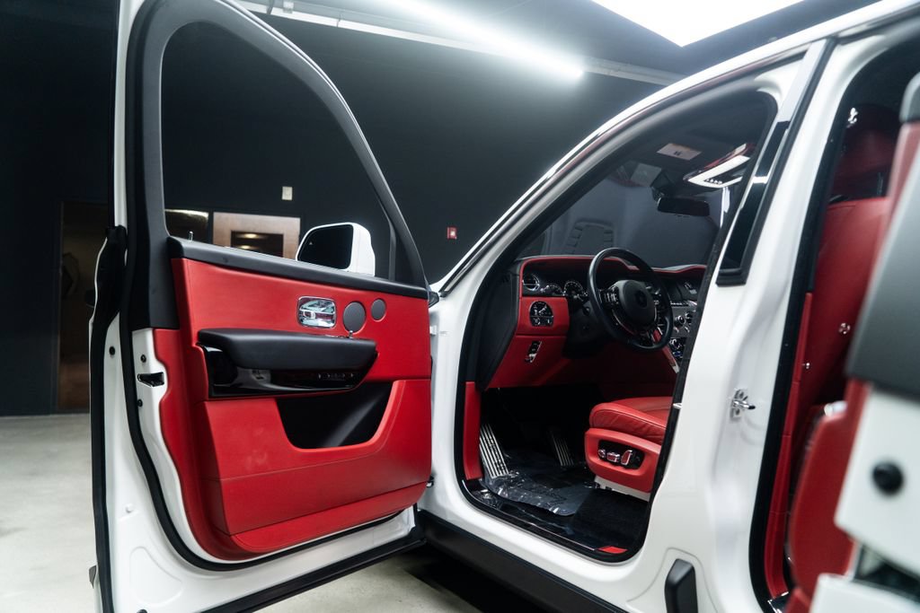 Used 2022 Rolls-Royce Cullinan AWD/4WD image 27