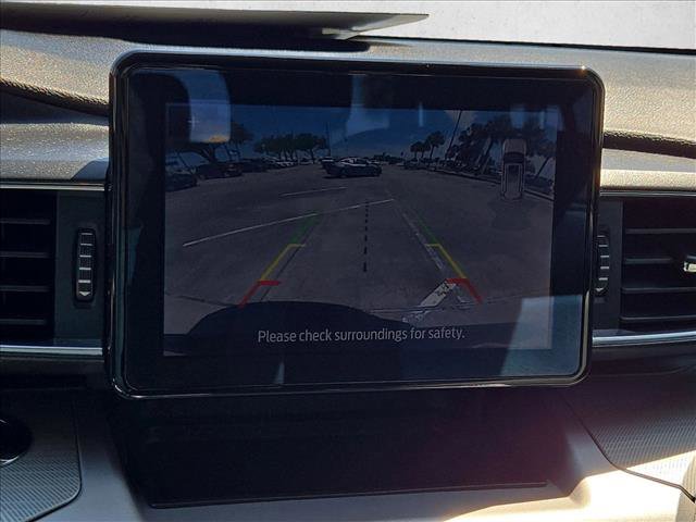 Used 2022 Ford Explorer XLT w/ Equipment Group 202A image 12