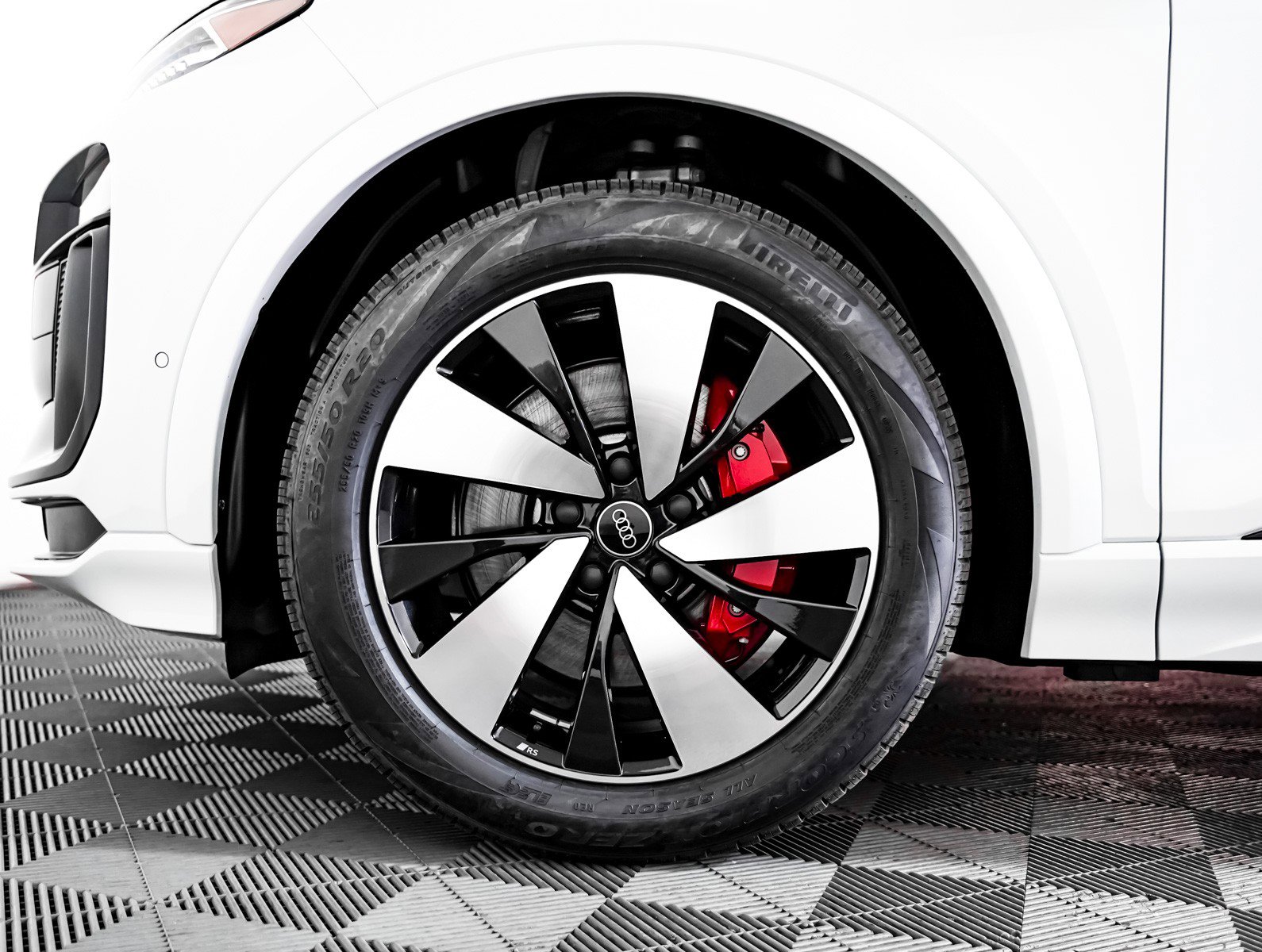 New 2025 Audi SQ6 e-tron Premium Plus image 6