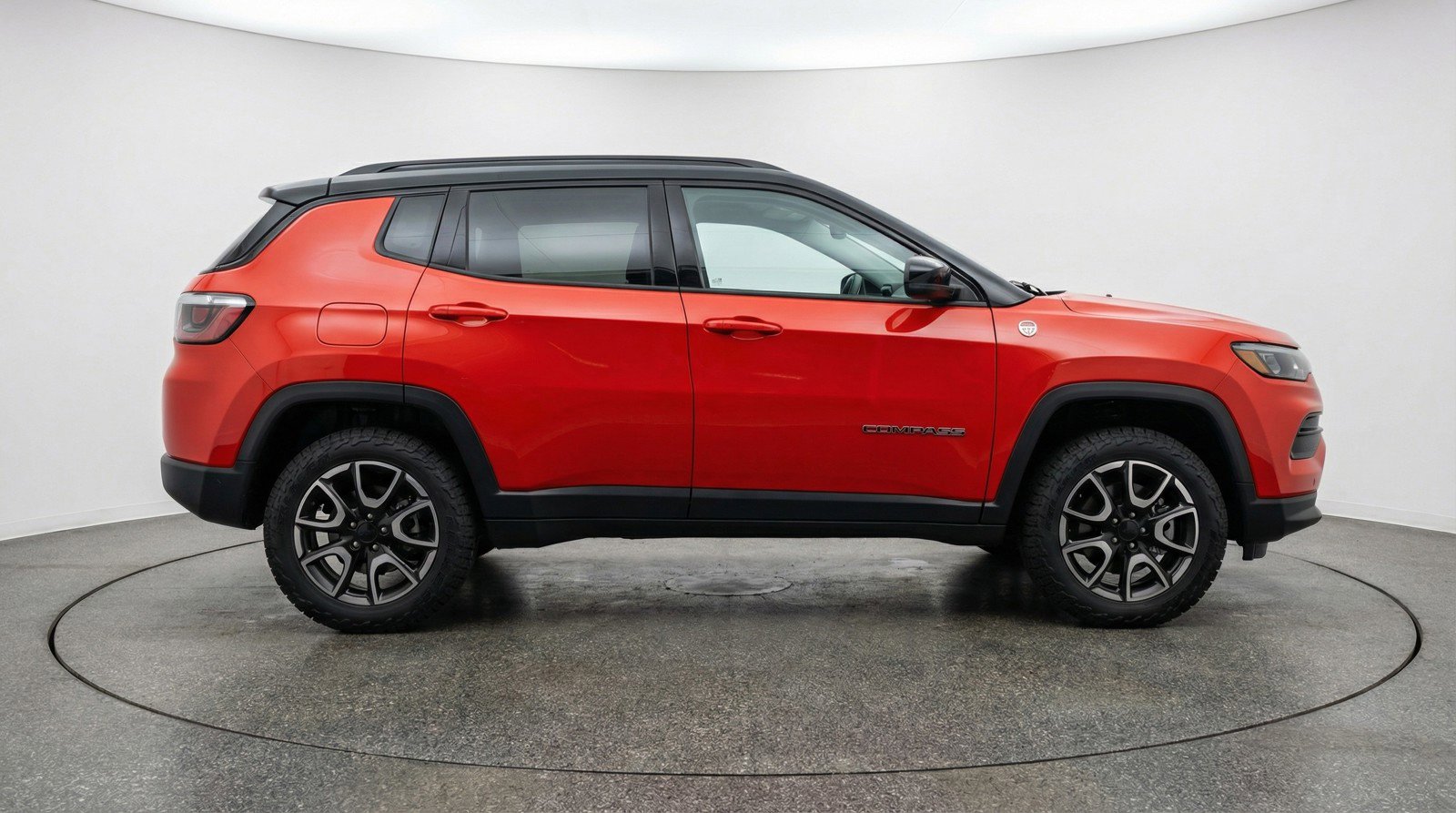 Used 2025 Jeep Compass Trailhawk image 11