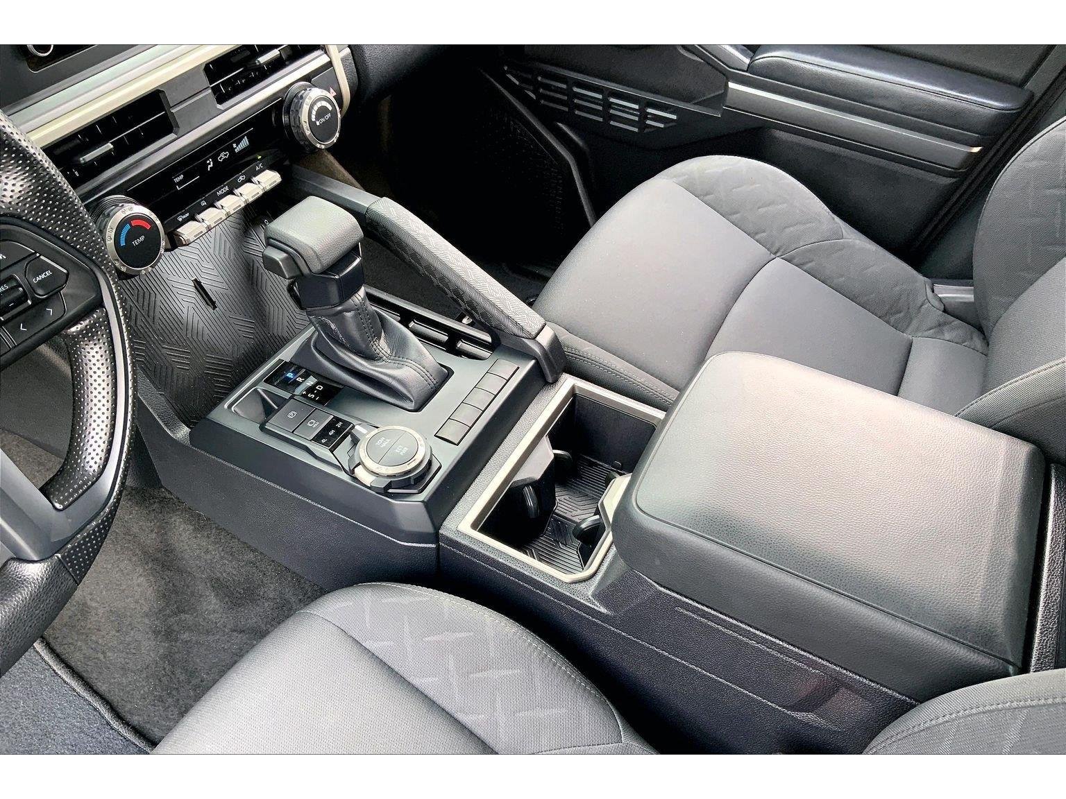 Used 2024 Toyota Tacoma SR5 AWD/4WD image 16