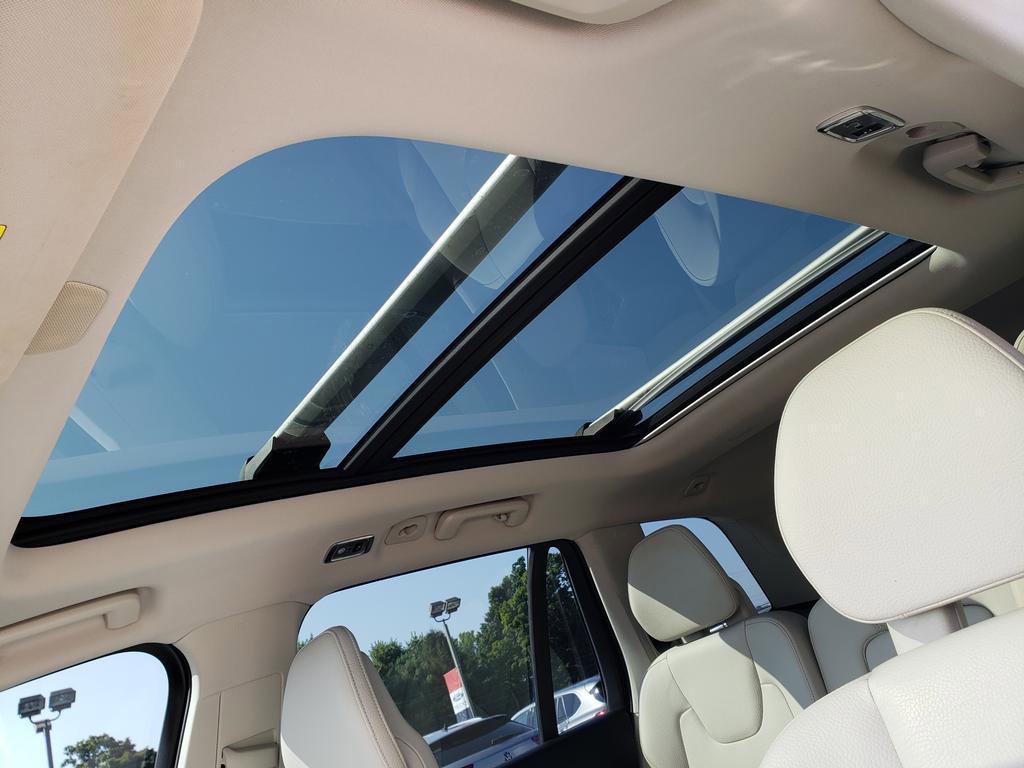 Used 2020 Volvo XC90 T5 Momentum w/ Protection Package image 18