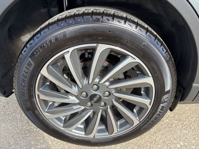 Used 2025 Lincoln Corsair Reserve w/ Equipment Group 202A image 13