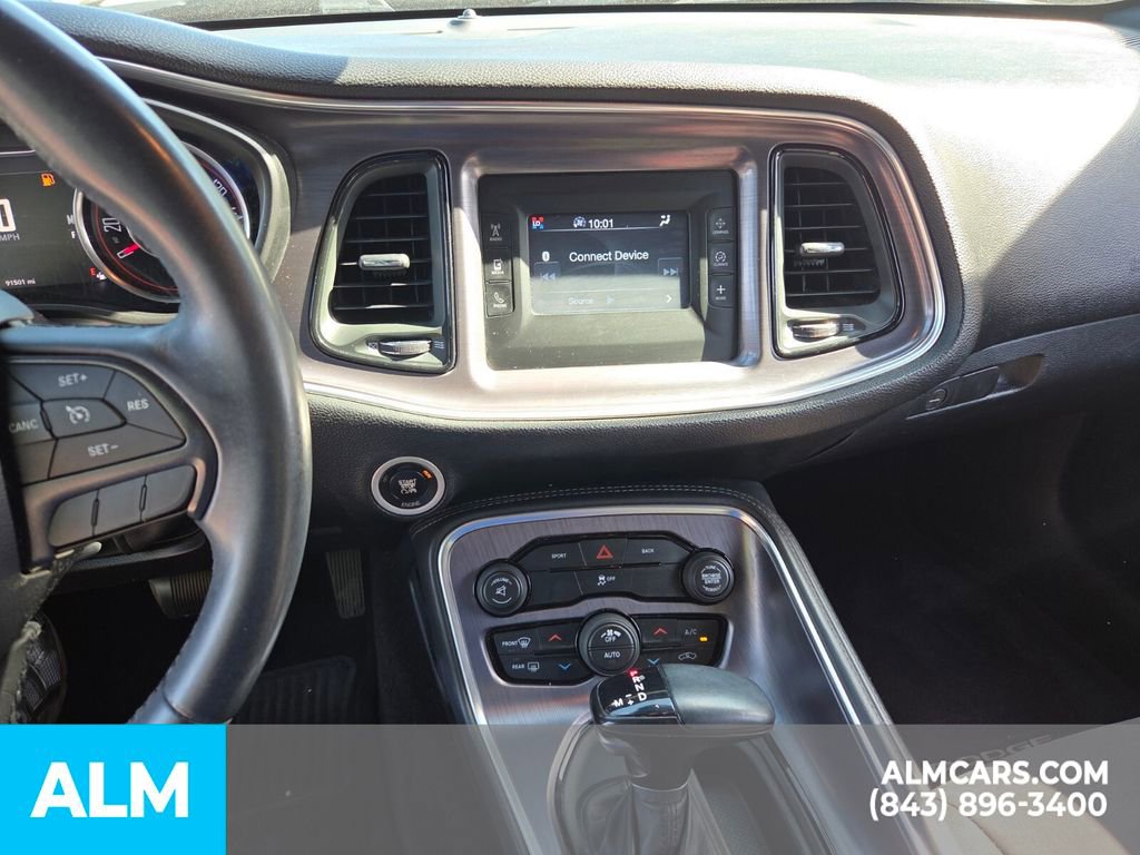 Used 2015 Dodge Challenger SXT RWD image 20