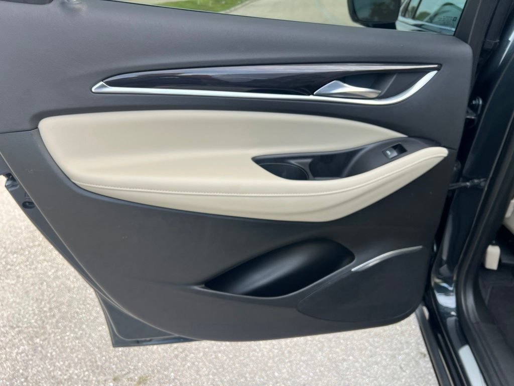 Used 2020 Buick Enclave Essence FWD image 20