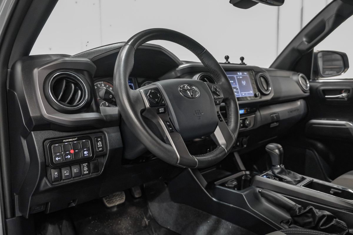 Used 2020 Toyota Tacoma TRD Off-Road w/ Advanced Technology Package image 14