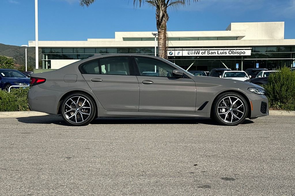 Used 2022 BMW 540i xDrive w/ M Sport Package AWD/4WD image 2