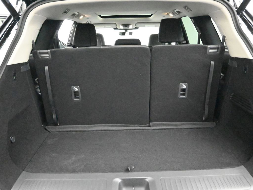 Certified 2025 INFINITI QX60 Luxe image 25