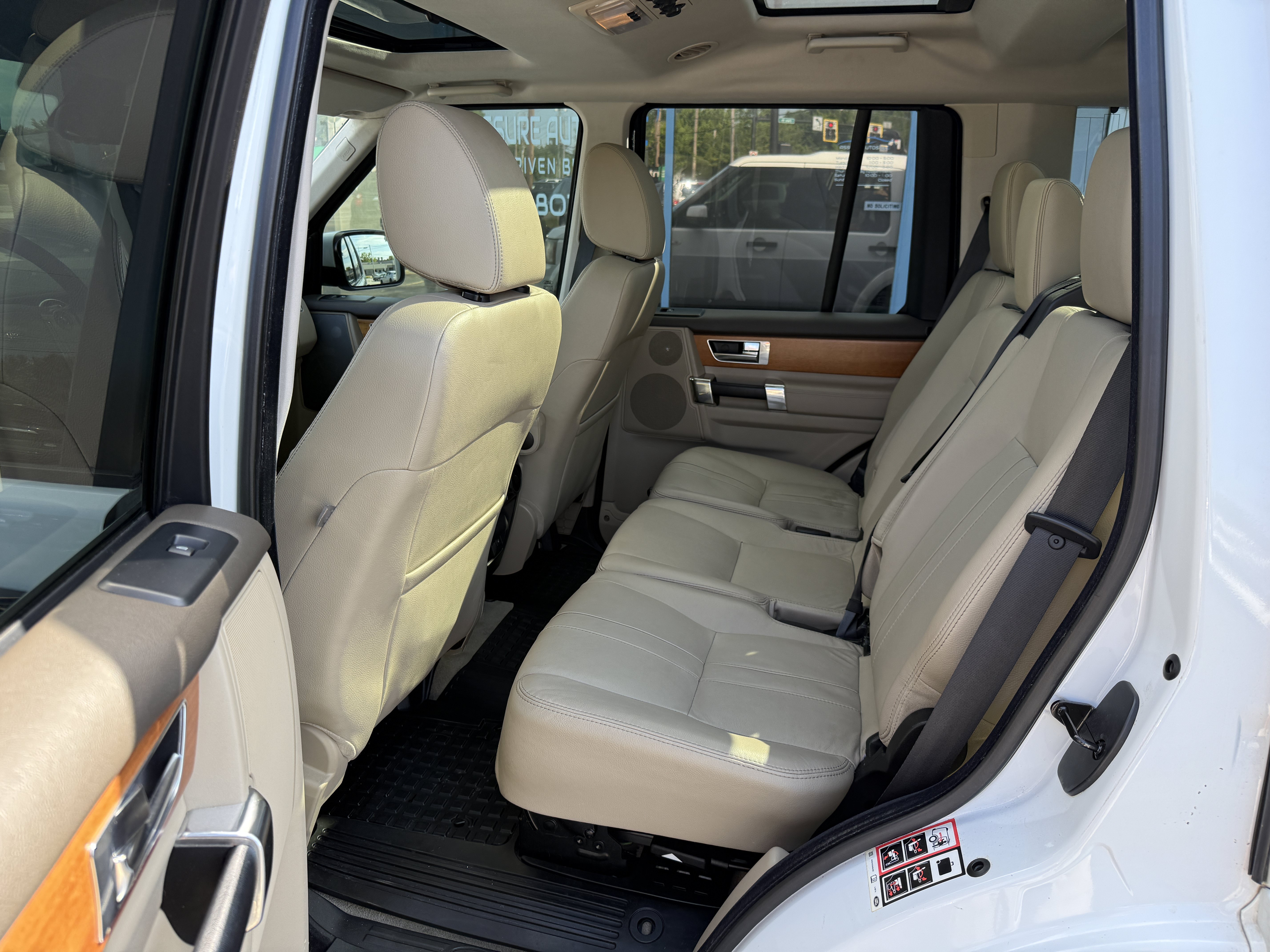 Used 2013 Land Rover LR4 HSE AWD/4WD image 17