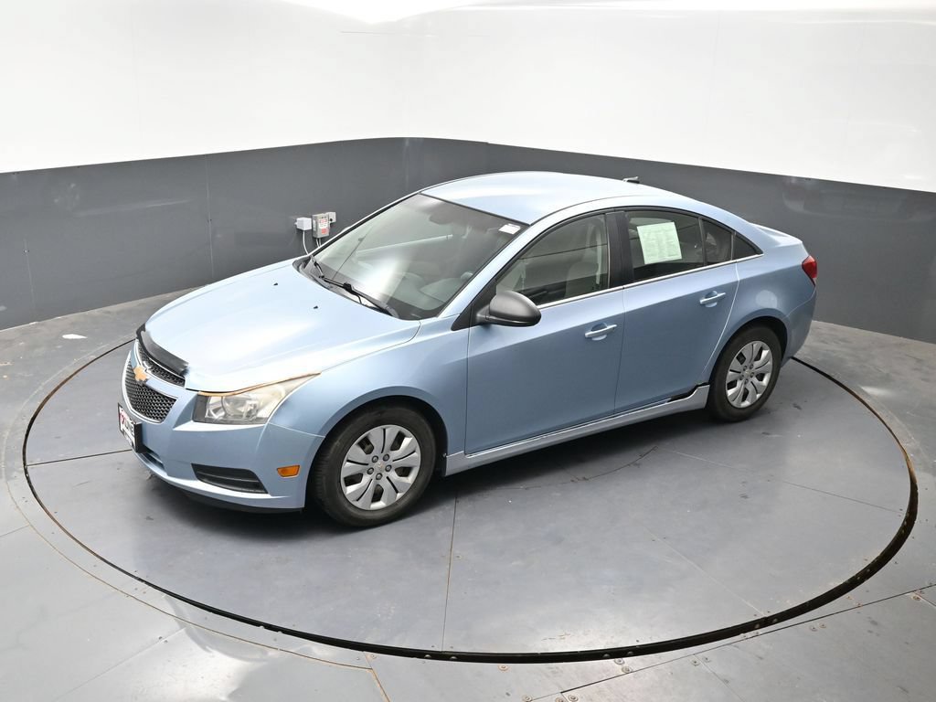 Used 2012 Chevrolet Cruze LS FWD image 40
