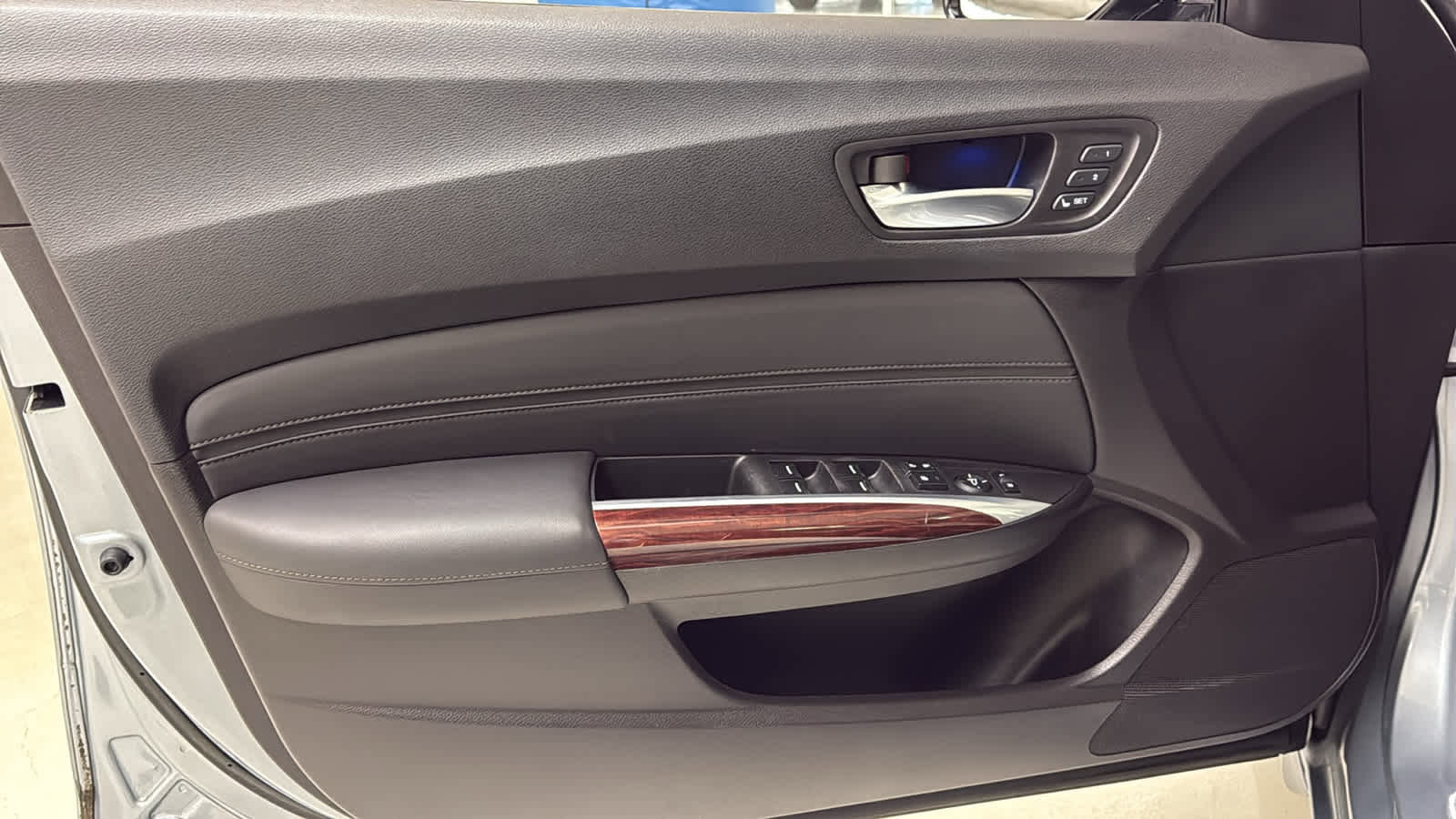 Used 2015 Acura TLX V6 w/ Technology Package image 13