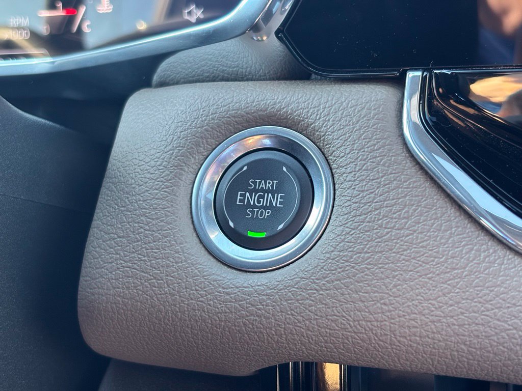 Used 2024 GMC Canyon Denali AWD/4WD image 28