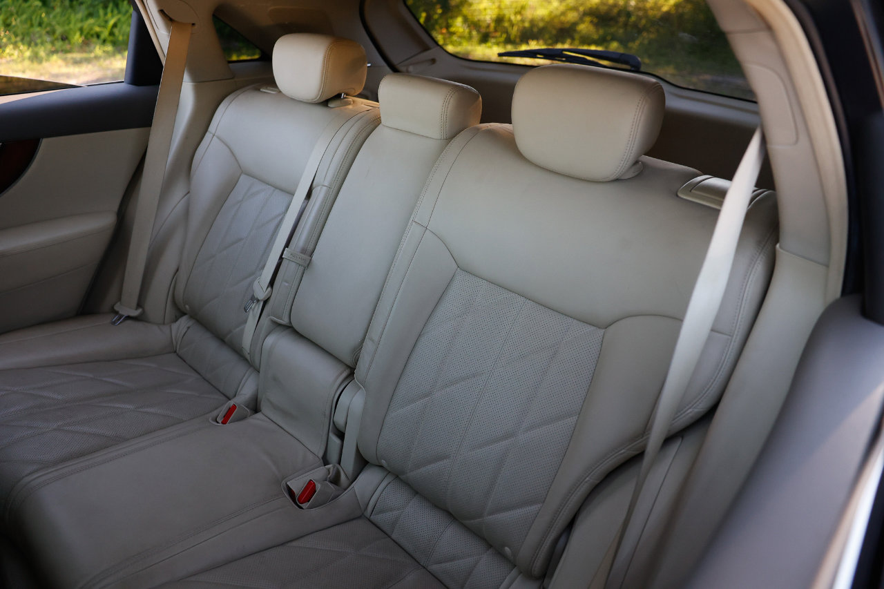 Used 2009 INFINITI FX35 AWD w/ Navigation Pkg image 8