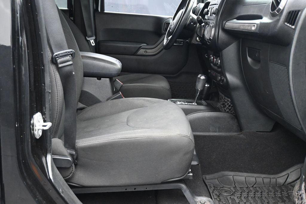 Used 2018 Jeep Wrangler Unlimited Sport S AWD/4WD image 10