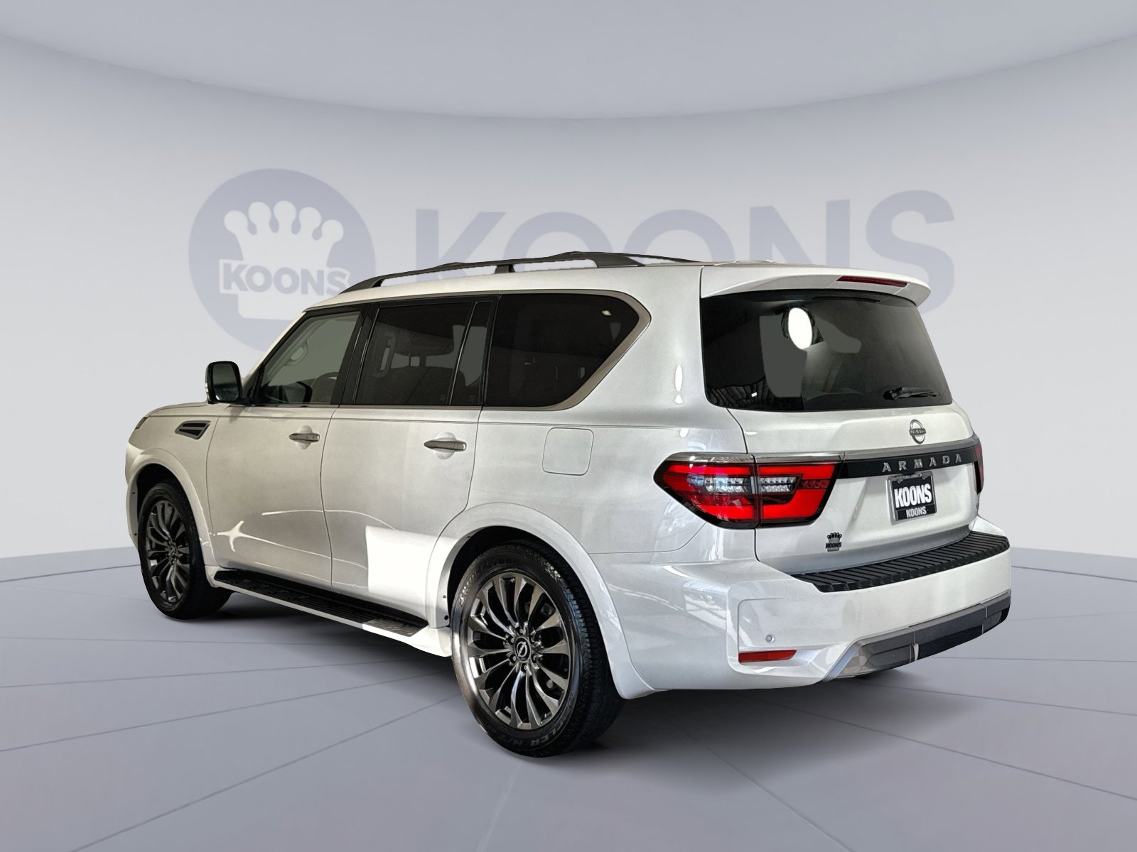 Used 2023 Nissan Armada Platinum w/ Captain's Chairs Package image 4